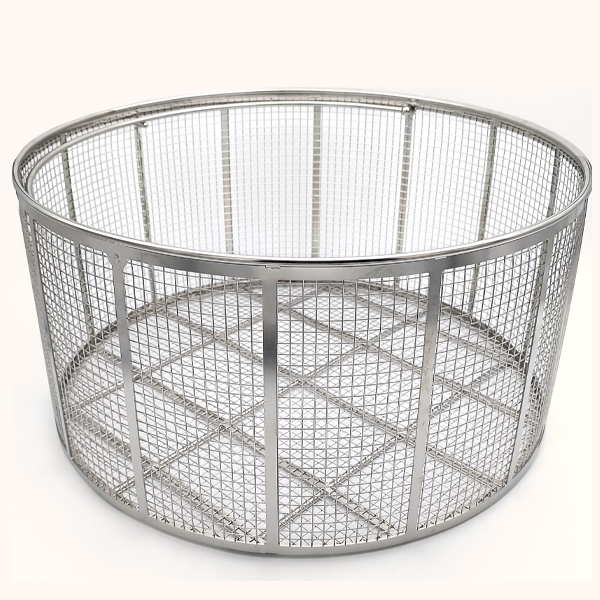 Körbe in verschiedenen Höhen